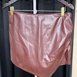 Elegant Brown pleather Skirt with built in shorts waist 16 NWOT
